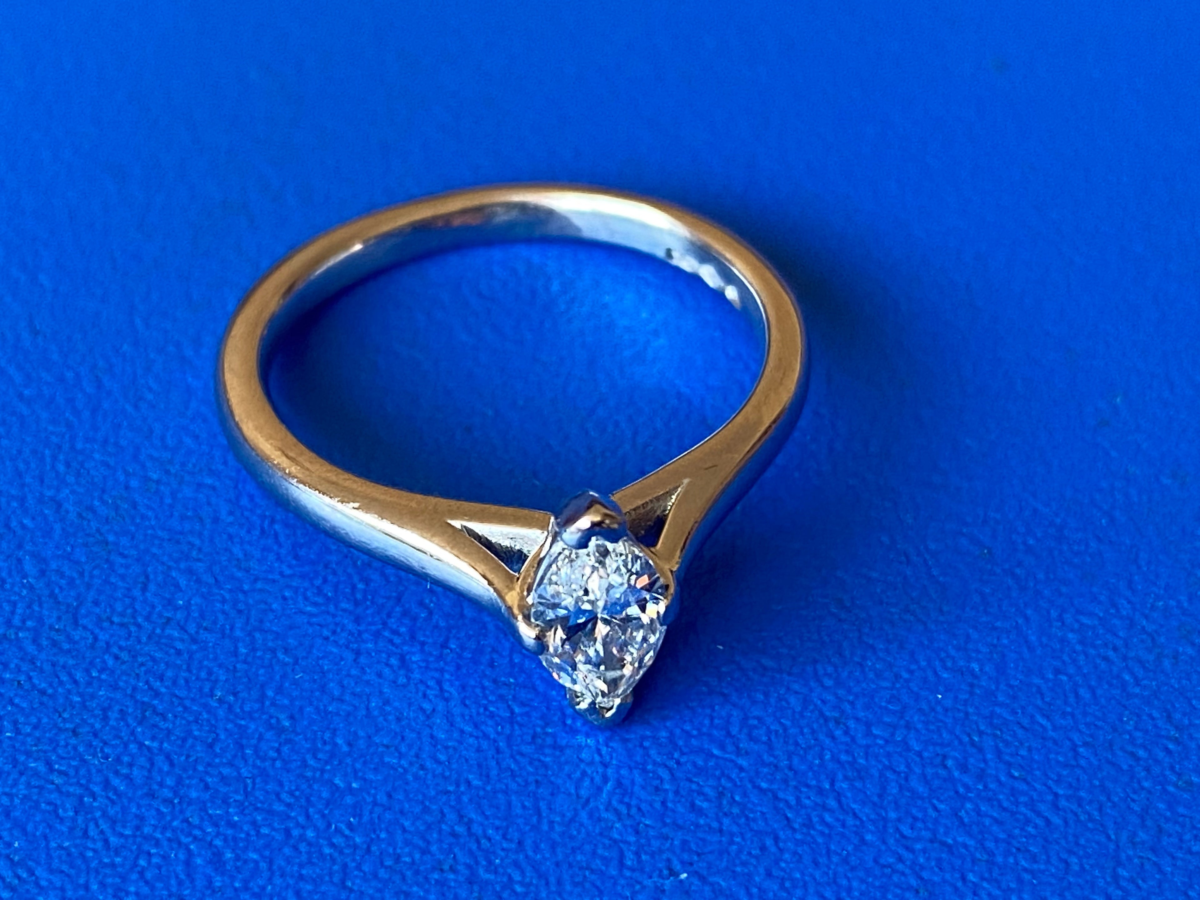 Natural diamond platinum ring Marquise engagement used gia certified