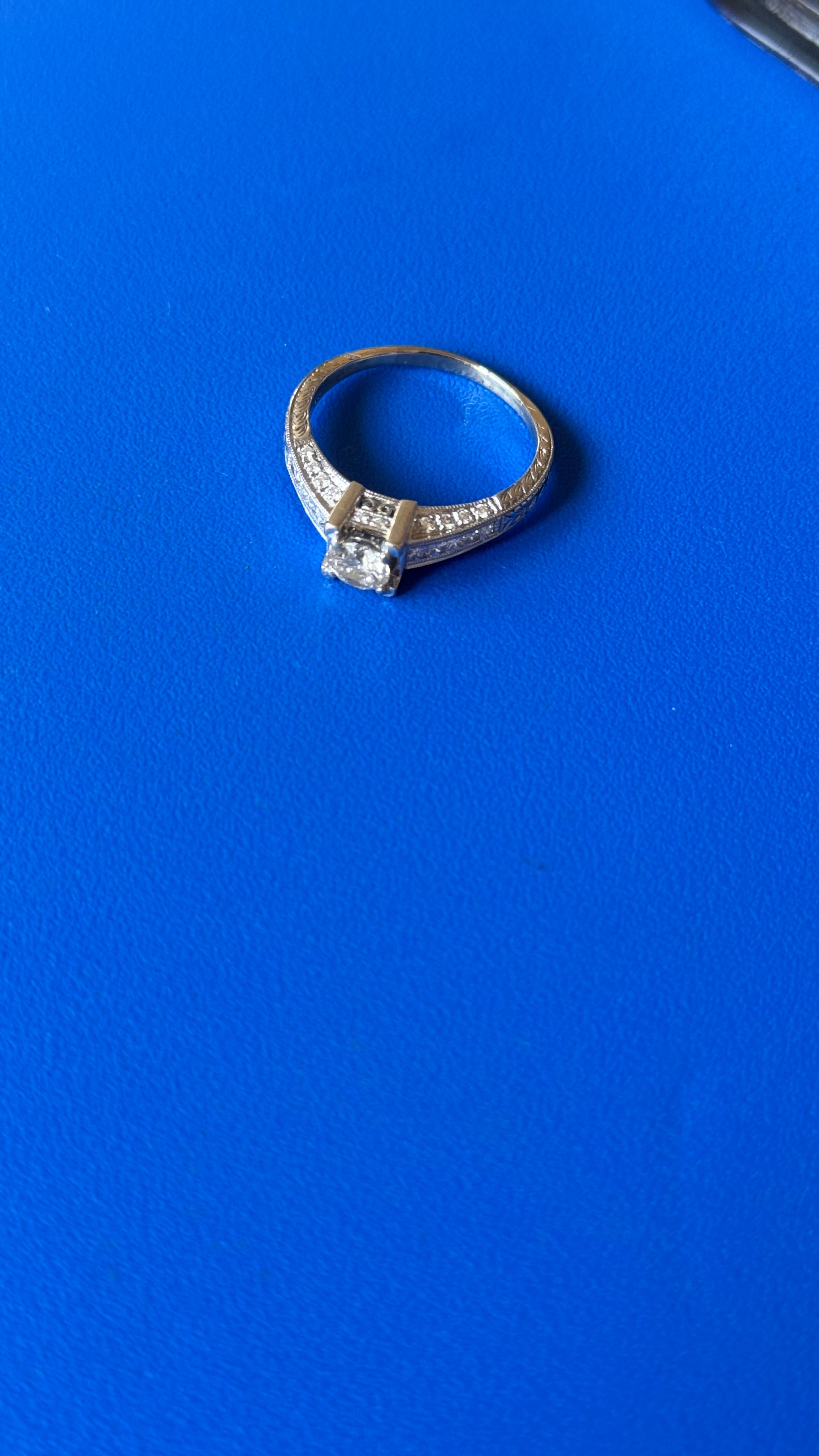 Natural Diamond gold ring Engagement 18ct white gold ring used size R