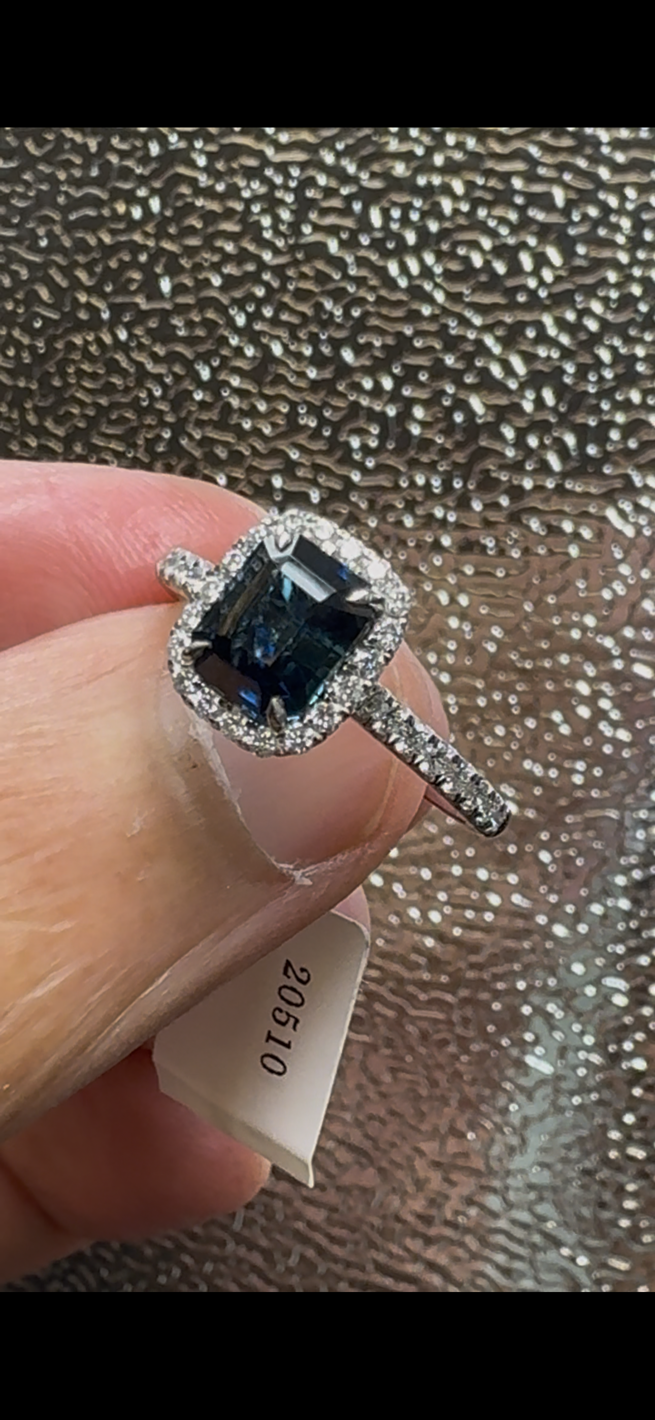 Natural Sapphire Diamond Ring HRD Antwerp Certified
