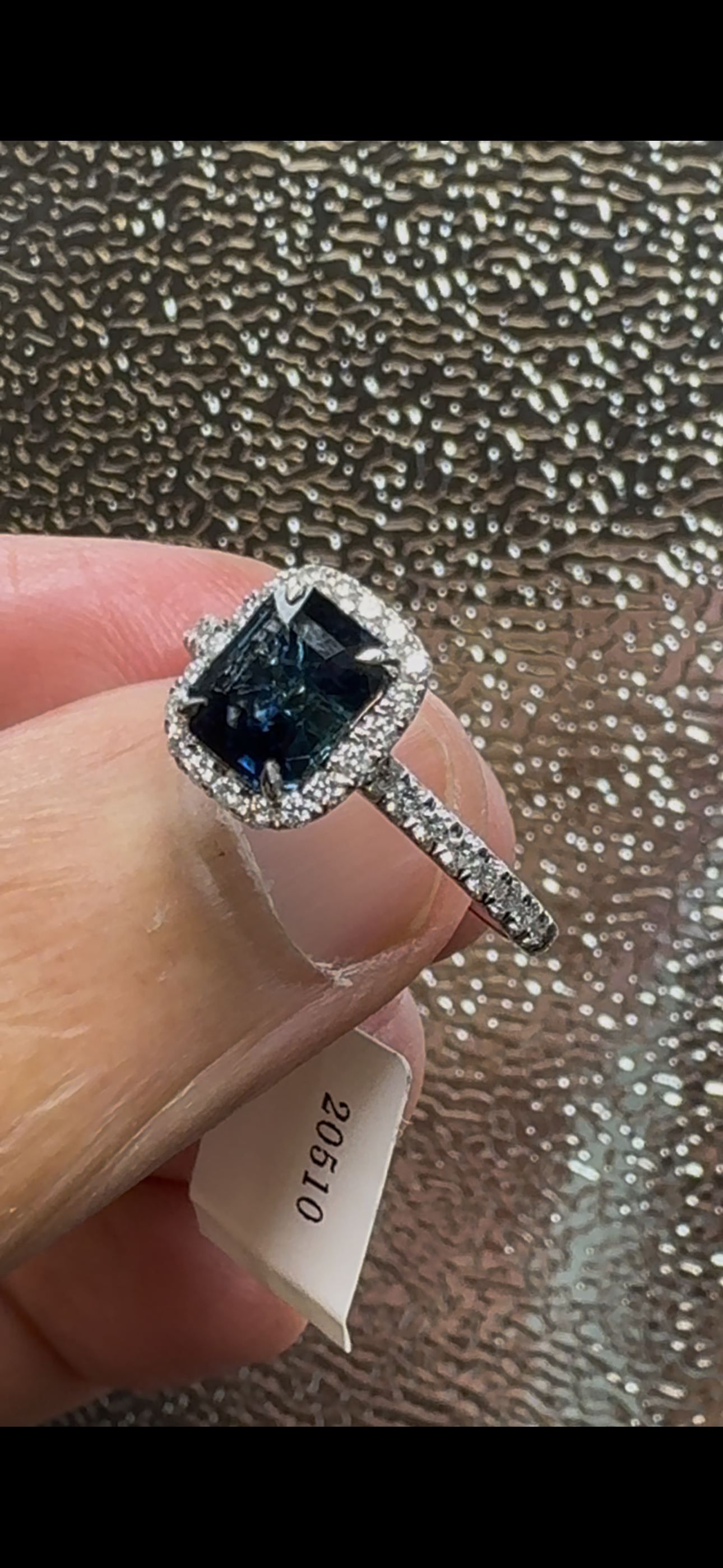 Natural Sapphire Diamond Ring HRD Antwerp Certified